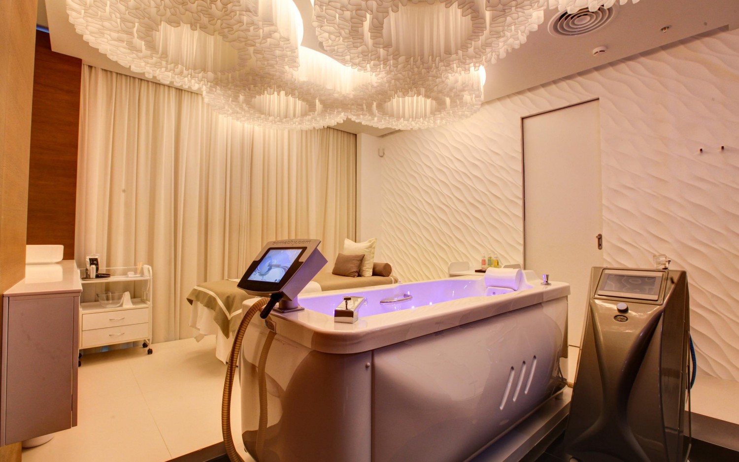 Стоматология Enhel Wellness SPA Dome в Москве, ЦАО, р-н Басманный,  Казарменный переулок 3, номер телефона, отзывы, цены и акции - Yull.ru